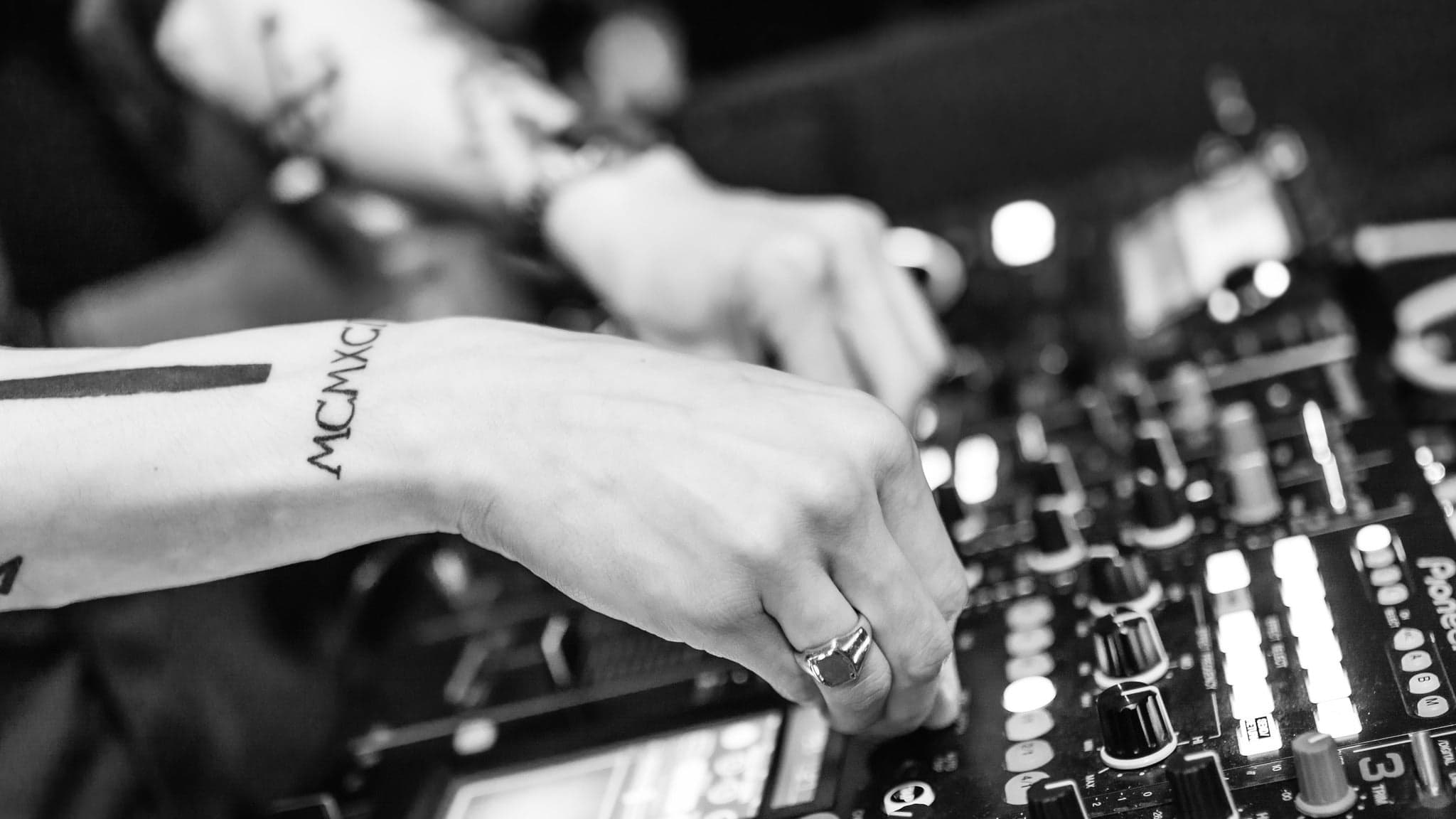 Eli Brown - Ages 21+ at LIV Nightclub Las Vegas